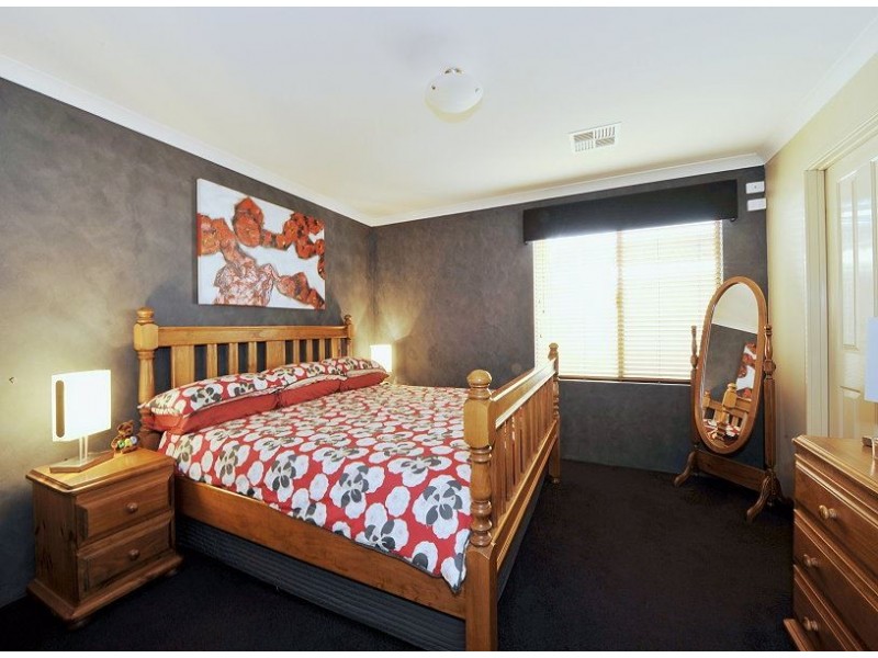 39 Leisure Way, Halls Head WA 6210