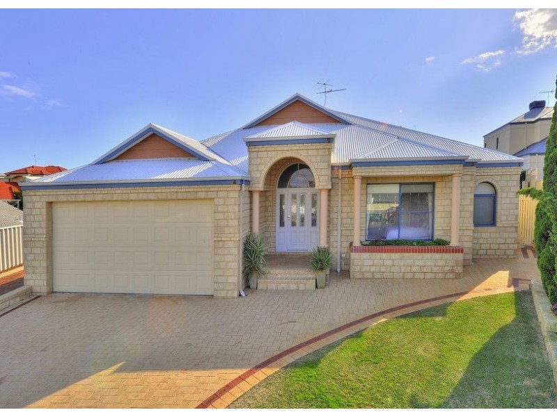 6 Pinnace Court, Halls Head WA 6210