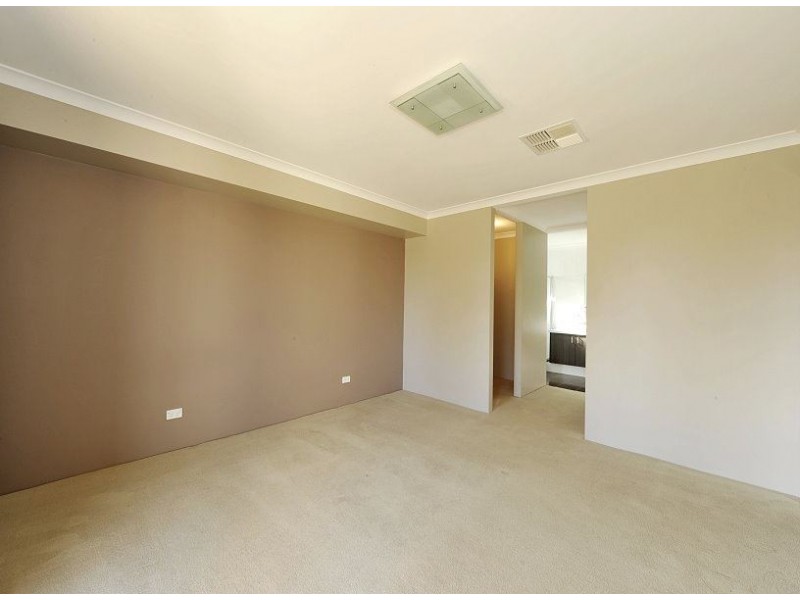 307 Peelwood Parade, Halls Head WA 6210