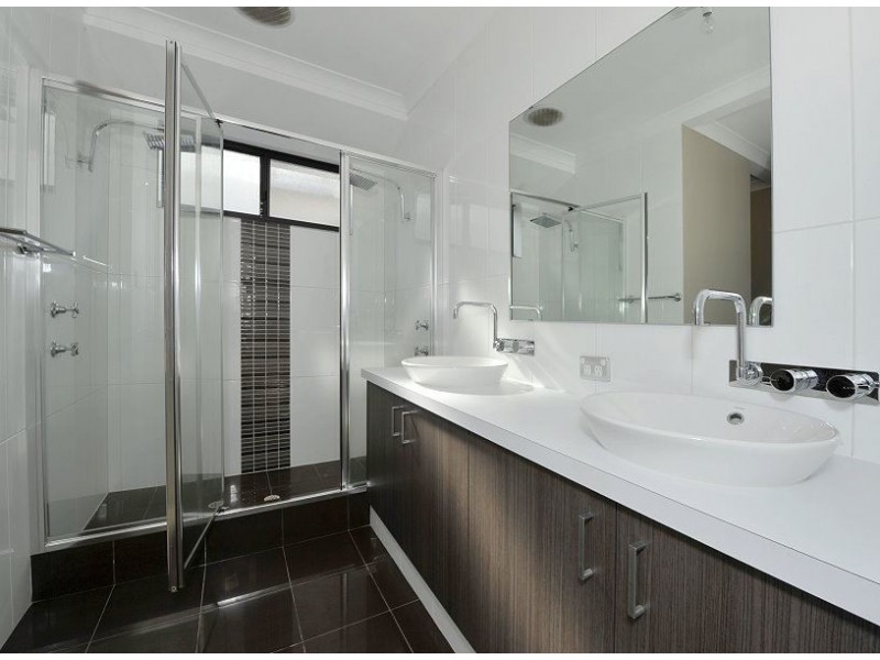 307 Peelwood Parade, Halls Head WA 6210