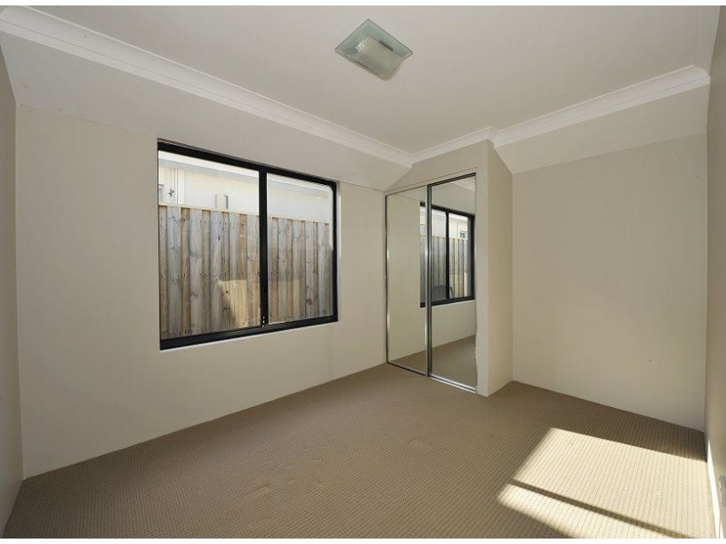 307 Peelwood Parade, Halls Head WA 6210