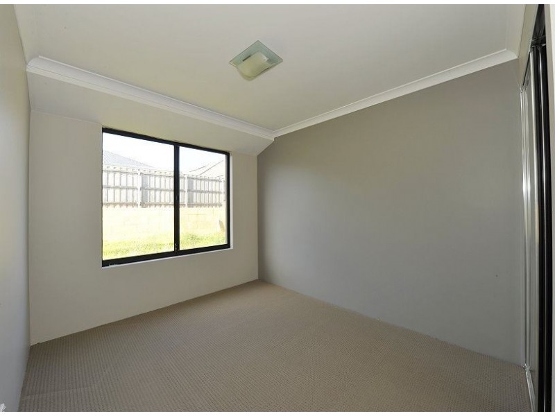 307 Peelwood Parade, Halls Head WA 6210