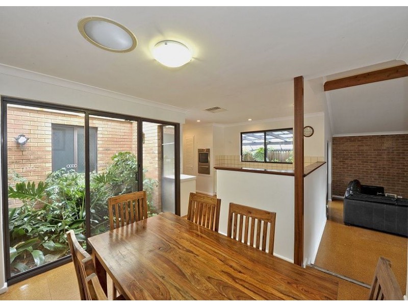 21 Fairfield Way, Halls Head WA 6210