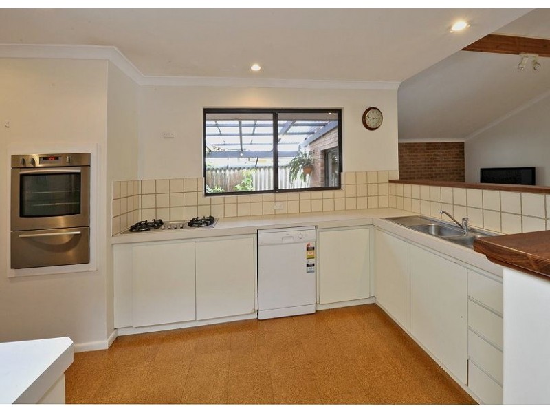 21 Fairfield Way, Halls Head WA 6210