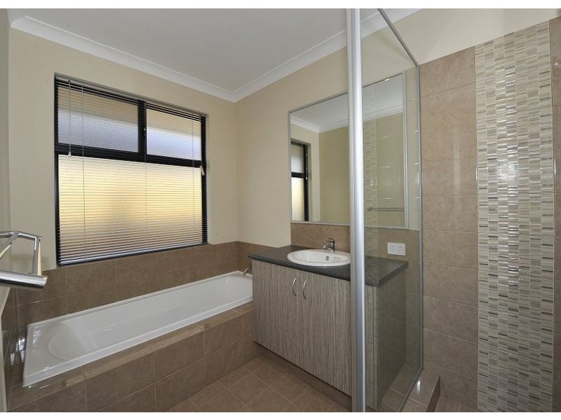 45 Marsdenia Road, Halls Head WA 6210