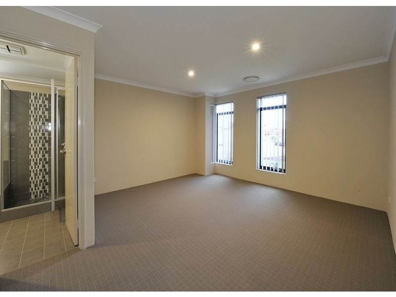 45 Marsdenia Road, Halls Head WA 6210