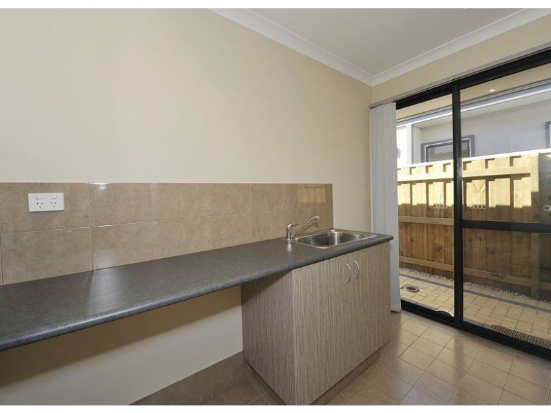 45 Marsdenia Road, Halls Head WA 6210