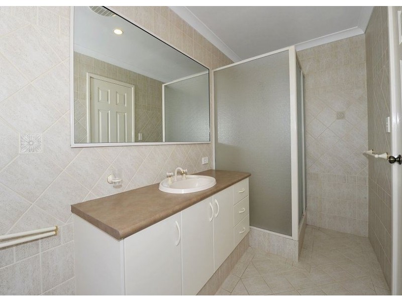 14 Malibu Point, Halls Head WA 6210