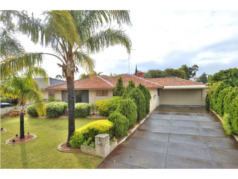 40 Arundel Drive, Halls Head WA 6210