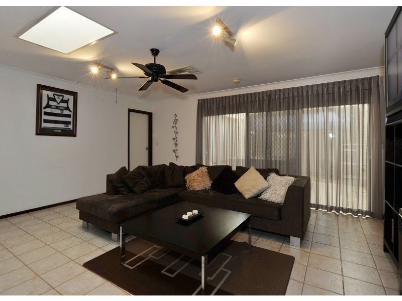 40 Arundel Drive, Halls Head WA 6210