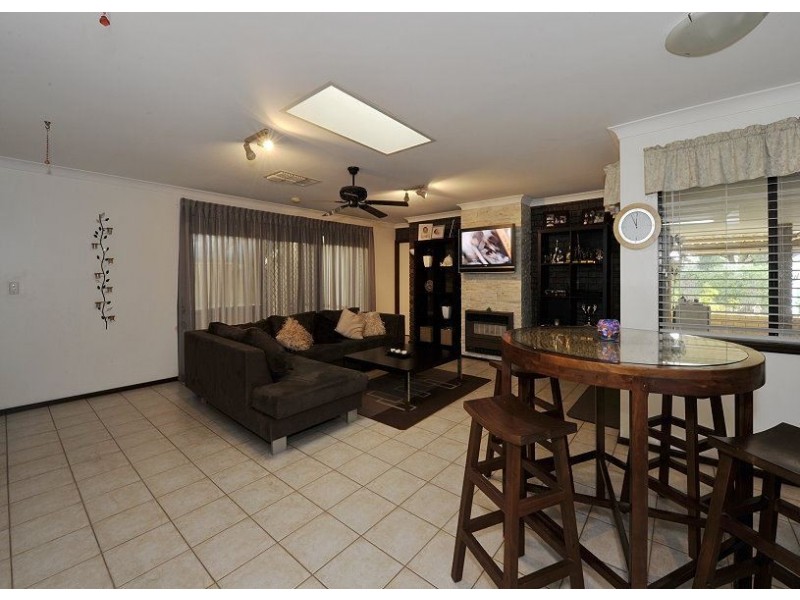 40 Arundel Drive, Halls Head WA 6210