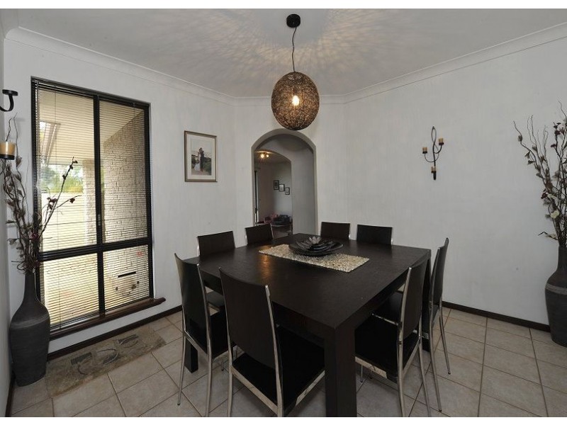 40 Arundel Drive, Halls Head WA 6210