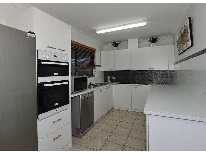 40 Arundel Drive, Halls Head WA 6210