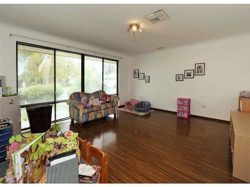 40 Arundel Drive, Halls Head WA 6210