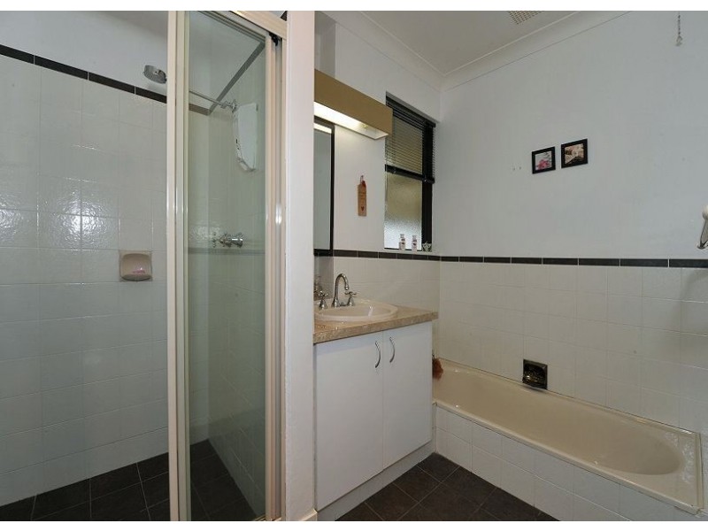 40 Arundel Drive, Halls Head WA 6210