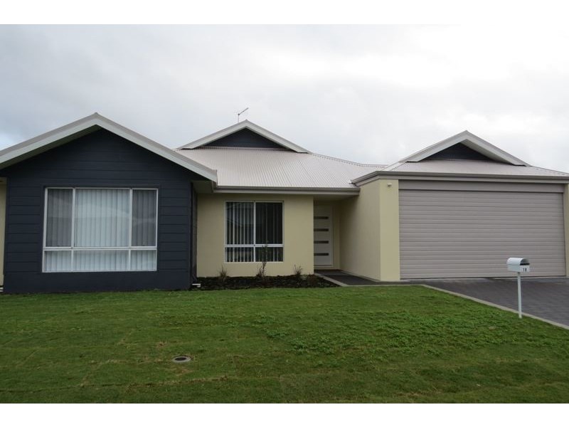18 Vaucluse Way, Coodanup WA 6210