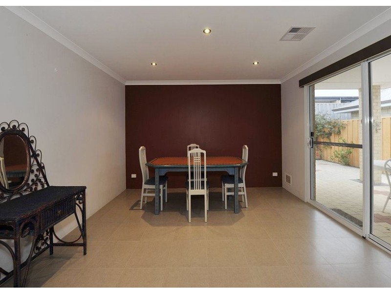 17 Buttercup Parkway, Halls Head WA 6210