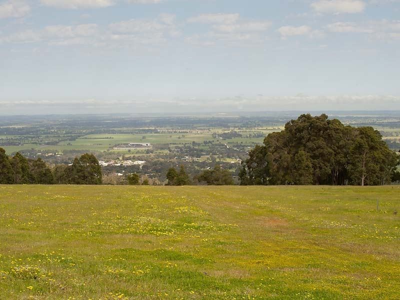 108 Leavy Road, Waroona WA 6215