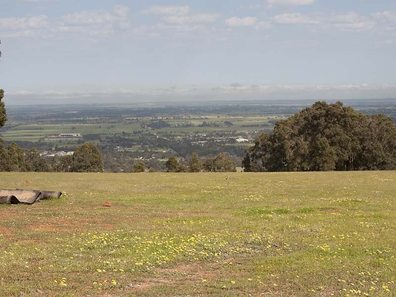 108 Leavy Road, Waroona WA 6215