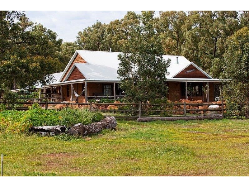 49 Leavy Road, Waroona WA 6215