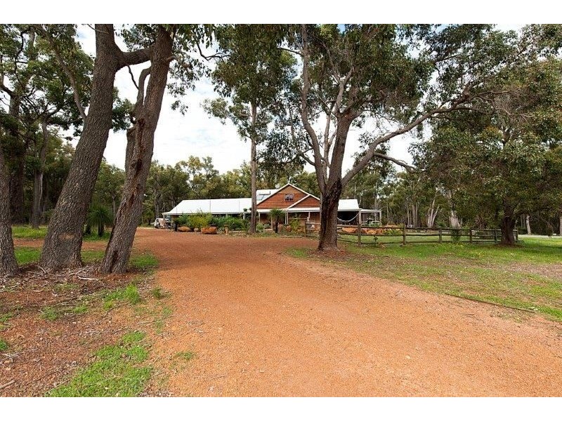 49 Leavy Road, Waroona WA 6215