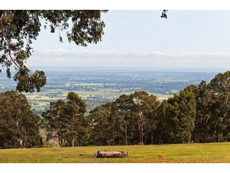 49 Leavy Road, Waroona WA 6215