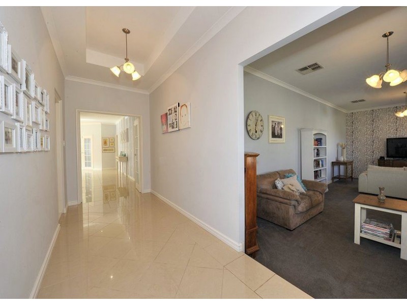 4 Cobblestones Circuit, Secret Harbour WA 6173