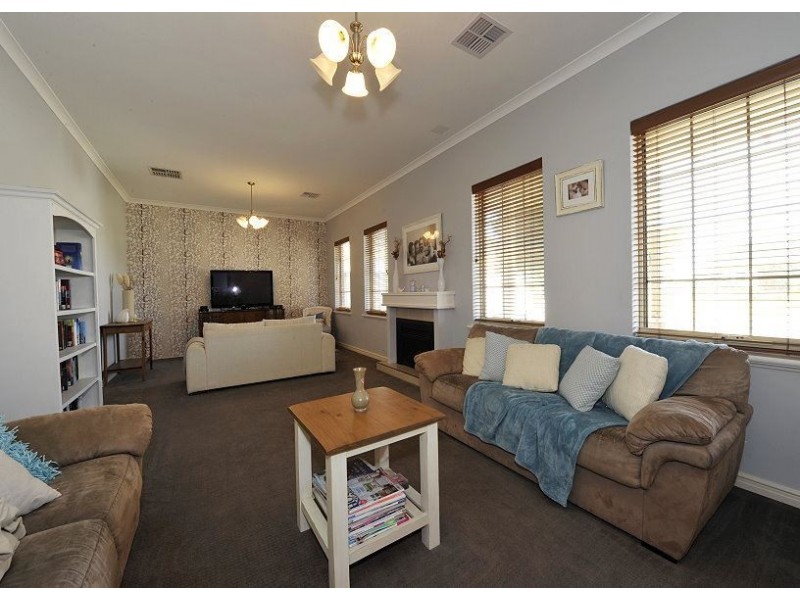 4 Cobblestones Circuit, Secret Harbour WA 6173