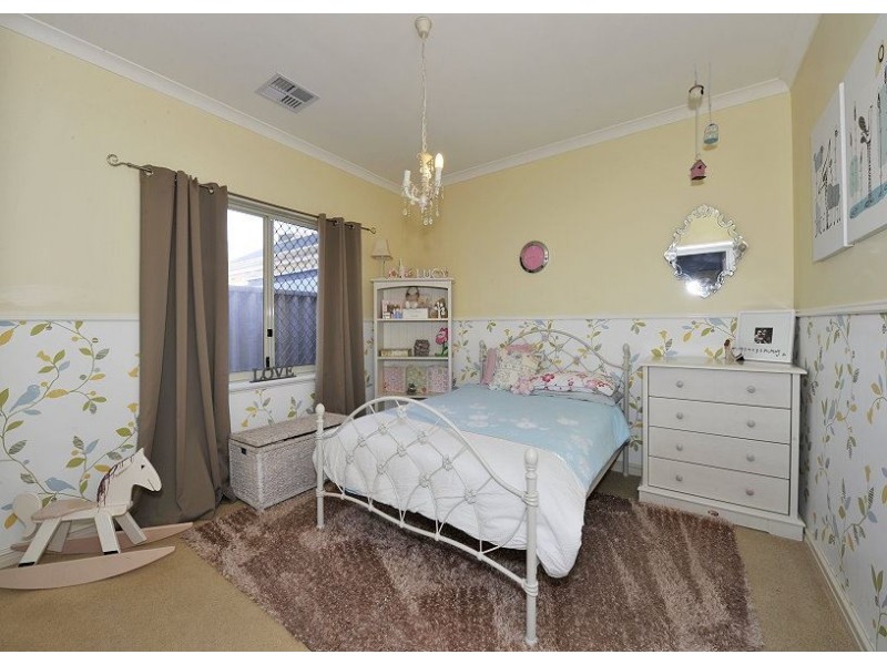 4 Cobblestones Circuit, Secret Harbour WA 6173