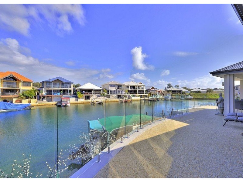 6 Brindabella Crescent, Halls Head WA 6210