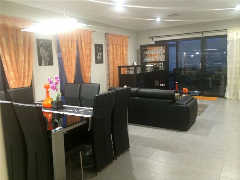 13 Rayner Promenade, Lakelands WA 6180