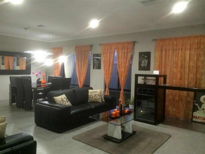 13 Rayner Promenade, Lakelands WA 6180