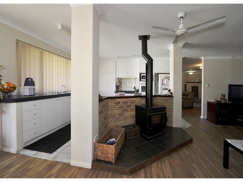 13 Ronsard Drive, San Remo WA 6210