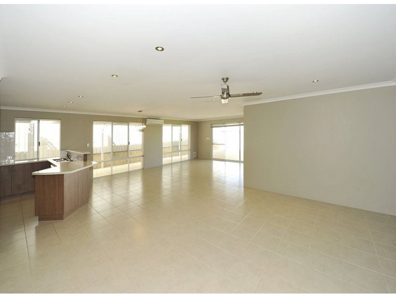 326 Pebble Beach Boulevard, Meadow Springs WA 6210