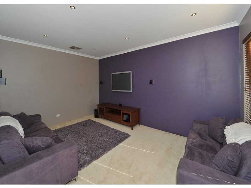 34 Petit Loop, Dudley Park WA 6210