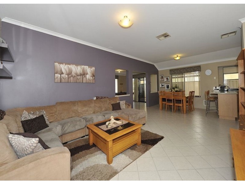 34 Petit Loop, Dudley Park WA 6210