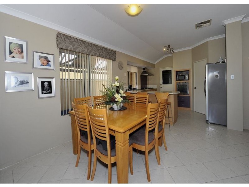 34 Petit Loop, Dudley Park WA 6210