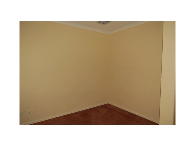 16 Kruger Loop, South Yunderup WA 6208