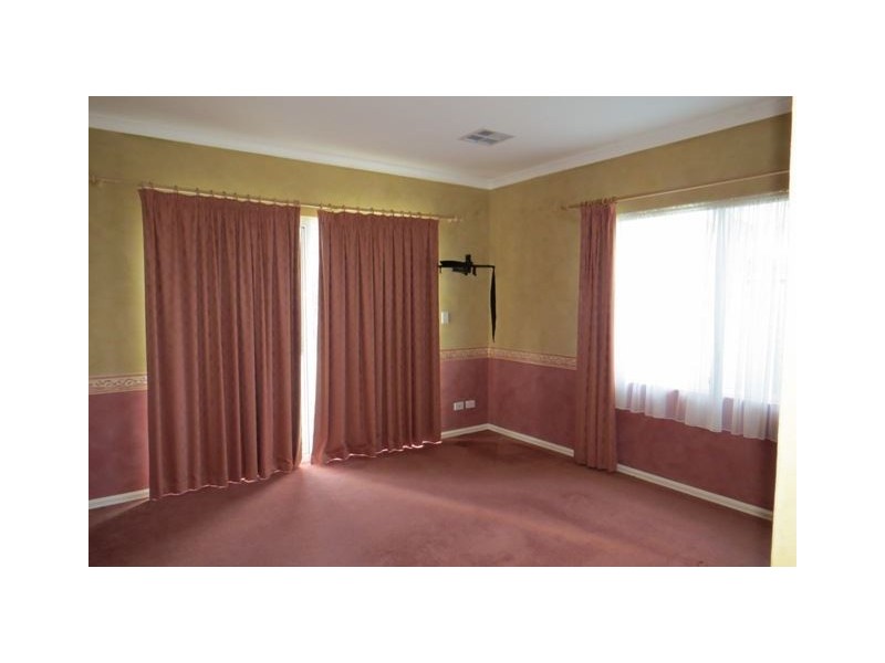 16 Kruger Loop, South Yunderup WA 6208