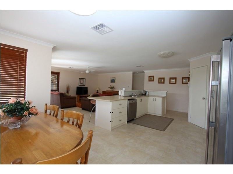 6 Moondyne Ramble, Ravenswood WA 6208