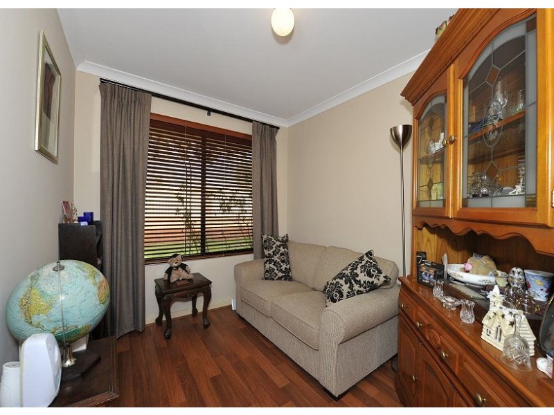 132 Peelwood Parade, Halls Head WA 6210