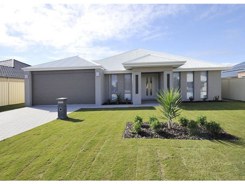 8 Dowerin Circuit, Lakelands WA 6180