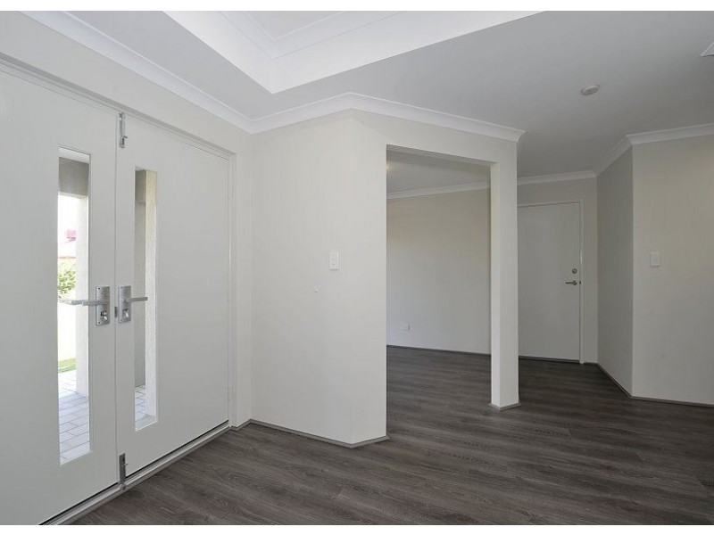 8 Dowerin Circuit, Lakelands WA 6180