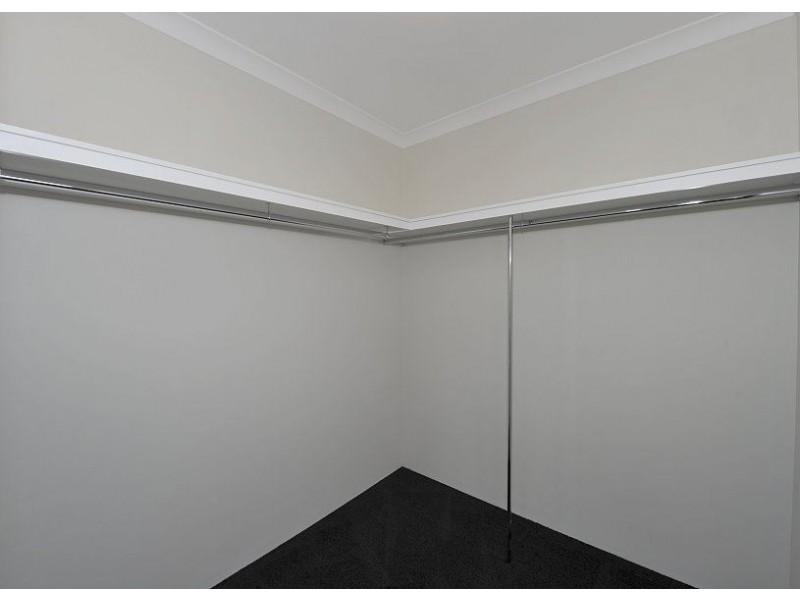 8 Dowerin Circuit, Lakelands WA 6180