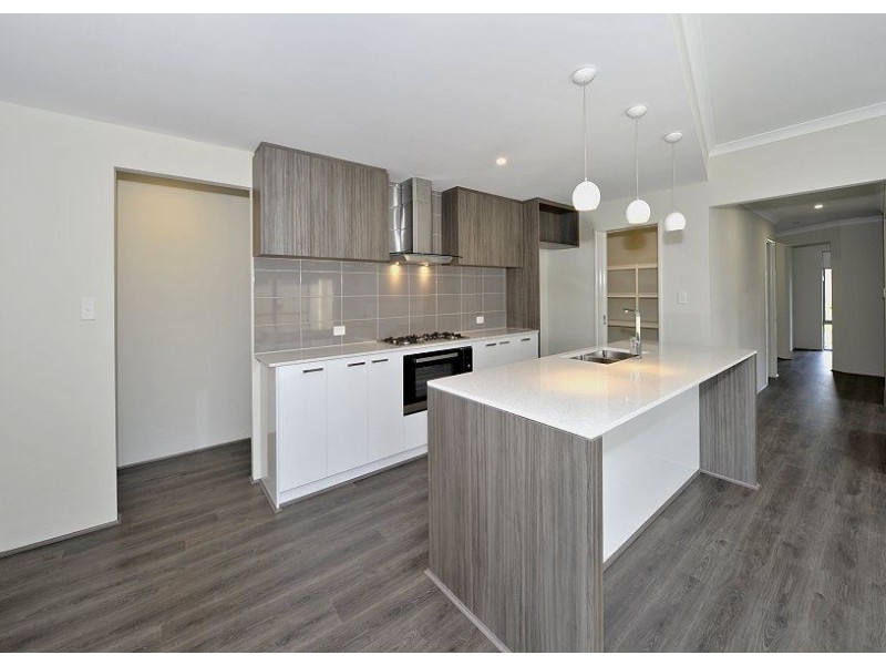 8 Dowerin Circuit, Lakelands WA 6180