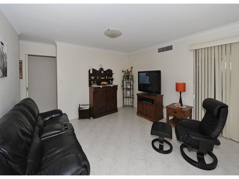 3 Rialto Place, Halls Head WA 6210
