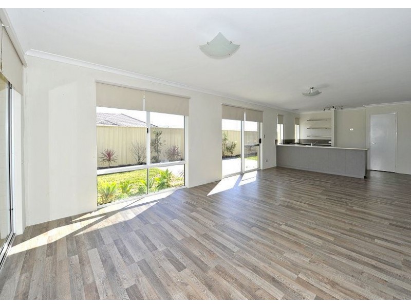 75 Malata Ridge, Lakelands WA 6180