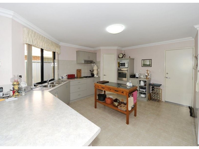 7 Black Swan View, Dudley Park WA 6210