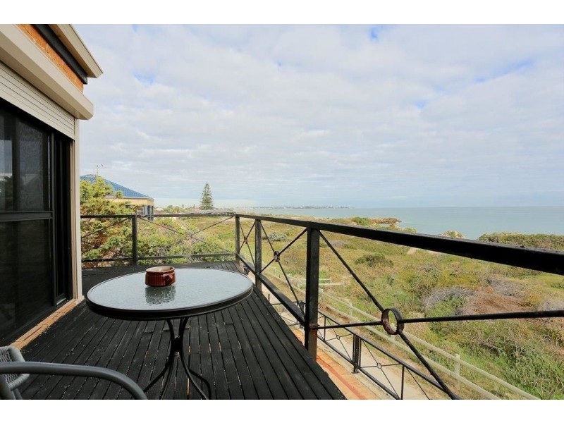 64 Hickman Road, Silver Sands WA 6210