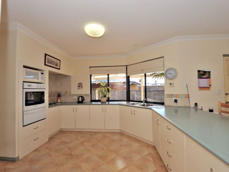 2 SANDRA STREET, Falcon WA 6210